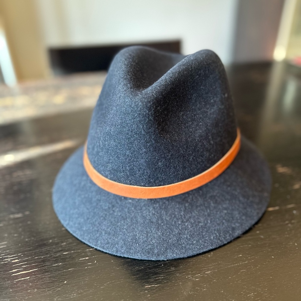 Wool hat navy